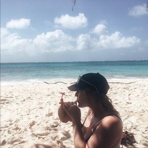 Meet your Posher, Brenda